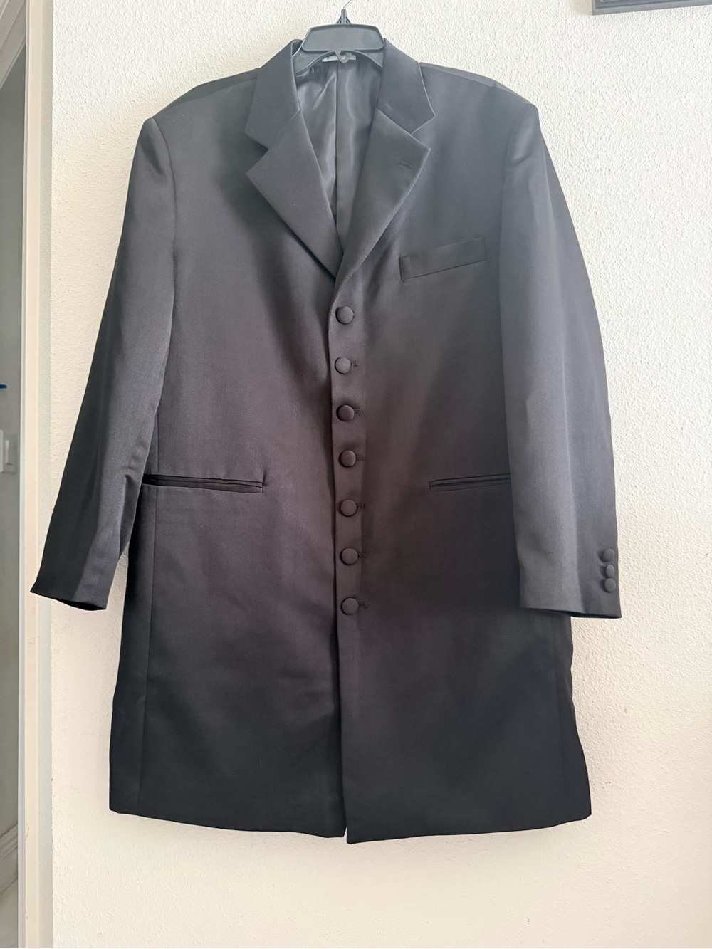 Men's Black Single-Breasted Longline Tuxedo Blazer